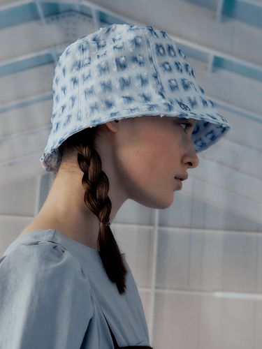 Watery Room Bucket Hat_ Light Blue - poesiedame - Modalova