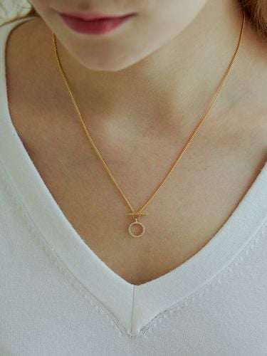 Toggle Bar Circle Cubic Necklace (Silver925) - Shertz - Modalova