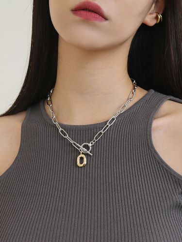 Two-Tone Toggle Bar Chain Necklace - Shertz - Modalova