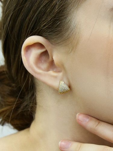 Pave Cubic Triangle Earring (24K) - Shertz - Modalova