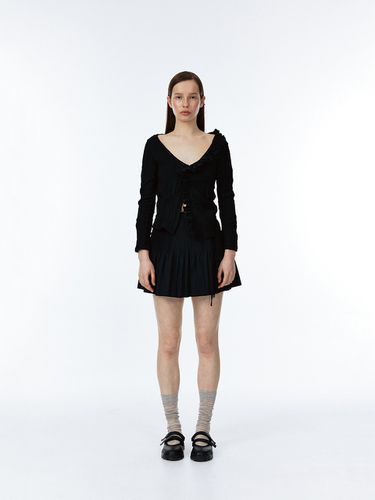 Rushed Ruffle Shirt [Black] - SOFT SEOUL - Modalova