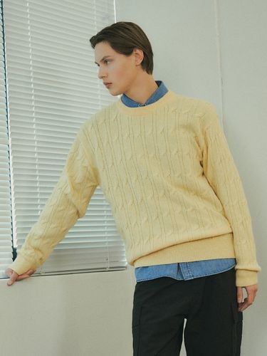 Loose Cable Knit Pullover [Yellow] - HALBKREIS LAYOUT - Modalova