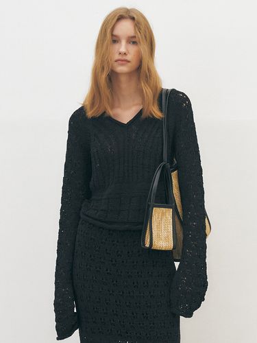 Crochet Knit Top_Black - MAISONMARAIS - Modalova