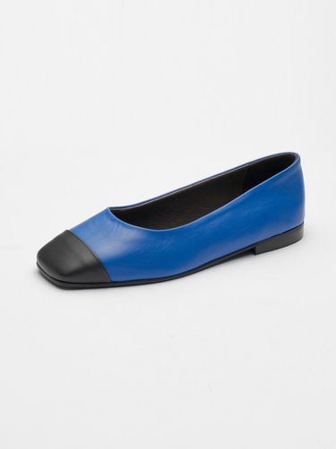 Becca Flats_Blue - SEONG YUN JOO - Modalova