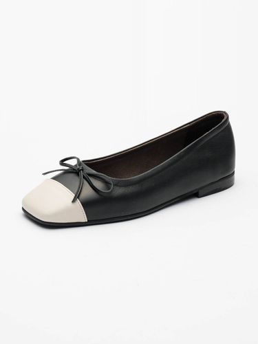 Bree Flats_Black (Off-White) - SEONG YUN JOO - Modalova