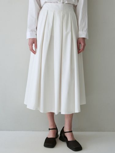 Wave Flare Skirt_White - YAN13 - Modalova