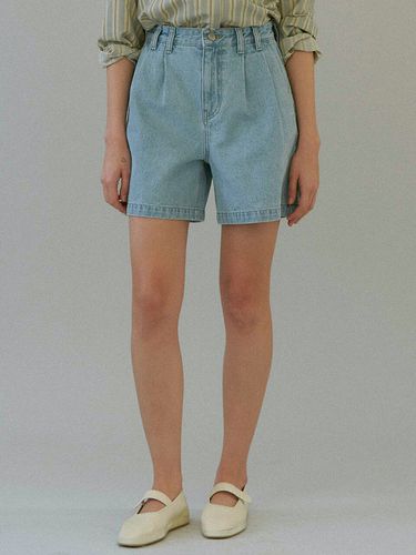 Denim Tuck Shorts - Light Blue - blank03 - Modalova