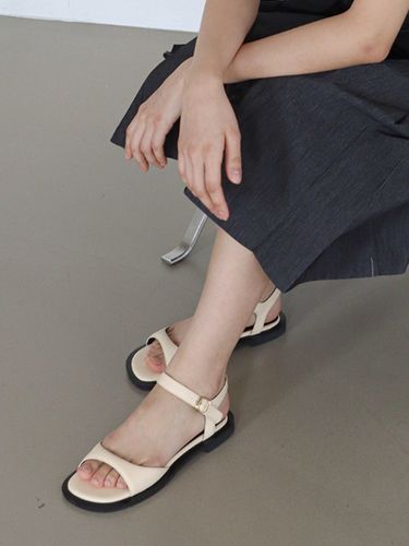 Simple Strap Sandals 23046_ 3 Colors - MOL:pin - Modalova