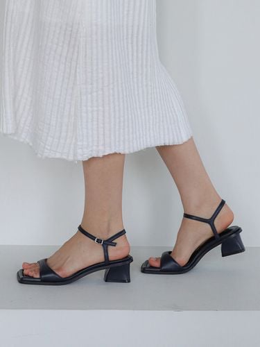 Volume Vivid Middle Sandals 23040_ Navy - MOL:pin - Modalova