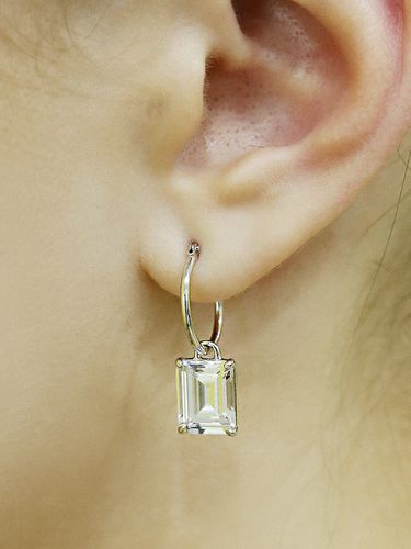 Square Cubic One-touch Earrings ( Silver 925 ) - Shertz - Modalova