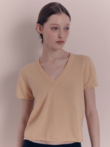 Sui V-Neck Knit T-Shirt_Yellow - NOTHING WRITTEN - Modalova