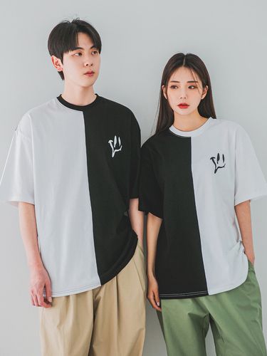 Oversized Reversal Smiling T-Shirt _ 2 Colors - alvinclo - Modalova