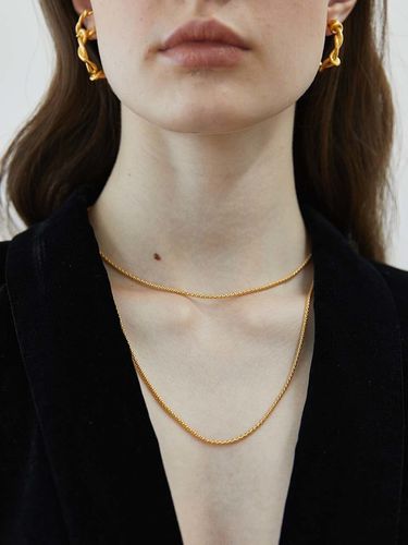 Essential Line 04N Necklace_ Gold - OOZE - Modalova