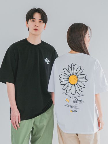 Oversized Chamomile T-Shirt _ 2 Colors - alvinclo - Modalova