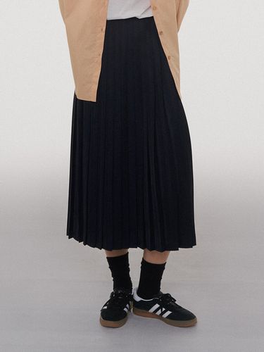 Pleated Long Skirt_Dark Navy - tetu - Modalova