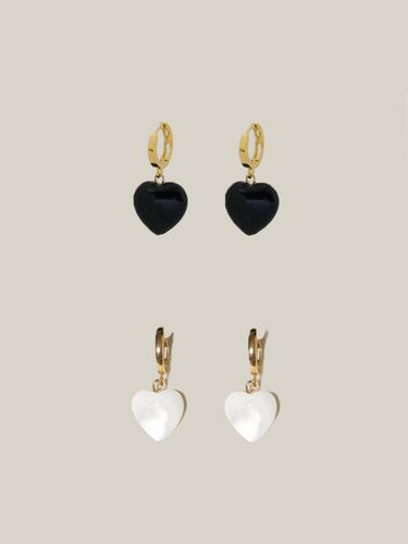 Black Onyx Heart Earrings - partez - Modalova