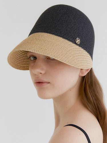 Basic Logo Pendant Raffia Cap_Black Beige - halden - Modalova