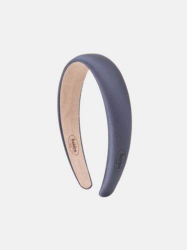 Emboss Logo Satin Hairband_Navy - halden - Modalova