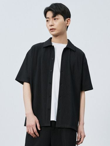 Pleated Half Sleeve Shirt_Black - THE KNIT COMPANY - Modalova