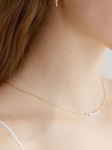 Nine Pearl Thin Necklace_Gold - halden - Modalova