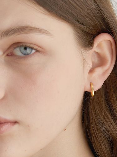 One Touch Oval Ring Earrings_Gold Small - halden - Modalova