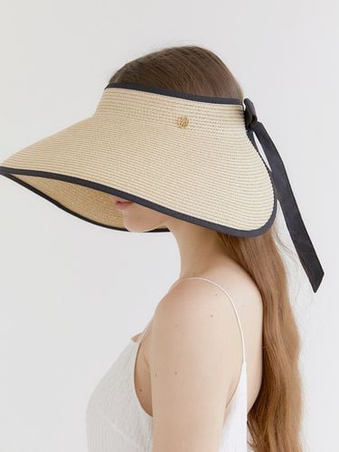 Wide Ribbon Logo Pendant Raffia Sun Visor - halden - Modalova