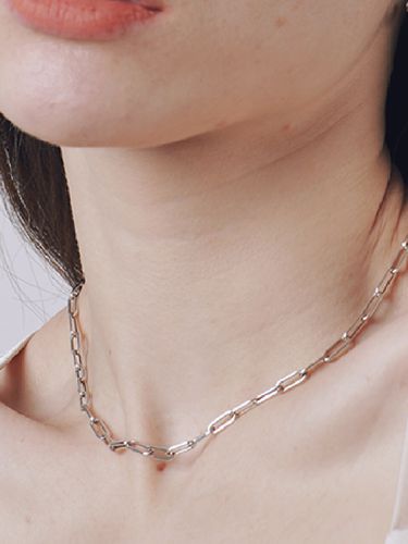 Layered Chain Necklace - REINDEER - Modalova