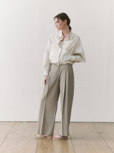 Two Tuck Wide Pants _Beige - NONNIERE - Modalova