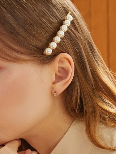 Big Pearl Line Hair Pin - ANNAFLAIR1986 - Modalova