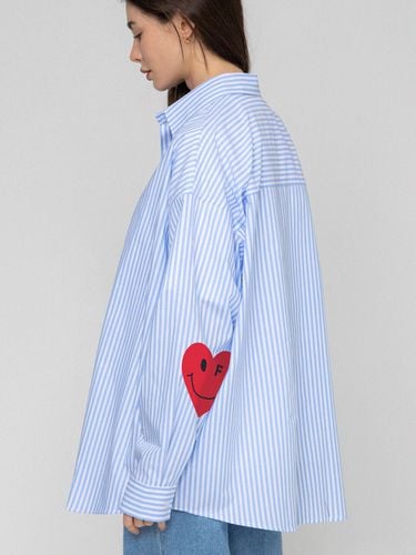 Elbow Heart Smile Oversized Striped Shirt - GRAVER - Modalova