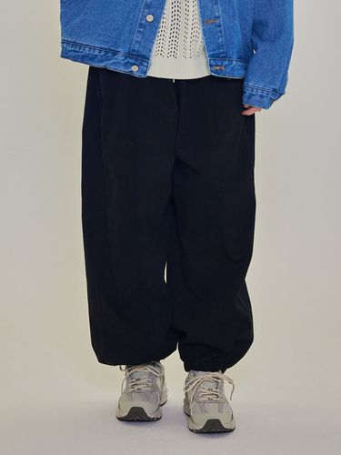 CB Cotton Wide Jogger Pant (Black) - CARGOBROS - Modalova