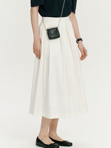 Tuck Flare Skirt- White - BEMUSE MANSION - Modalova