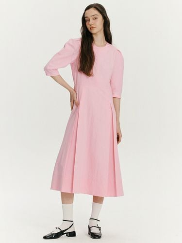 Round Neck Tuck Dress - Pink - BEMUSE MANSION - Modalova