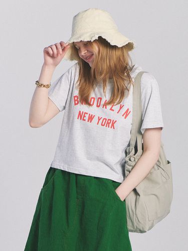 Crop Brooklyn Short Sleeve T-shirt [] - PaperBoy - Modalova