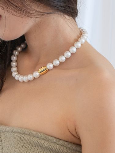 Gold Piece Pearl Necklace - Primaute - Modalova