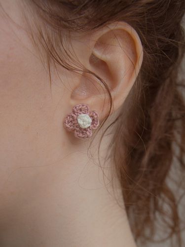 Vintage Knit Flower Earrings ( ) - MERRYMOTIVE - Modalova