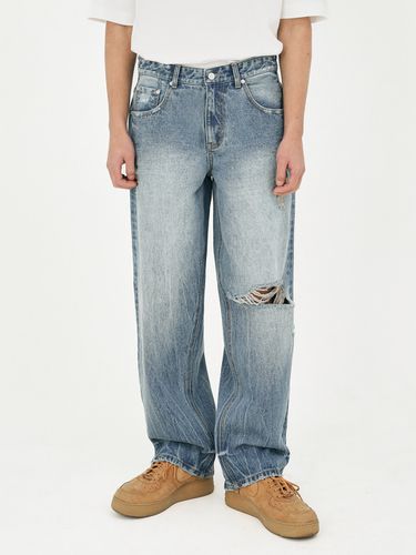 Distressed Washed Denim Pant v27 - SERGE - Modalova