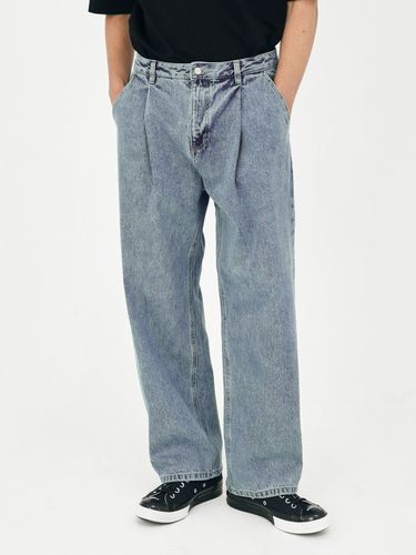 One-Tuck Wide Denim Pant v7 _ - SERGE - Modalova