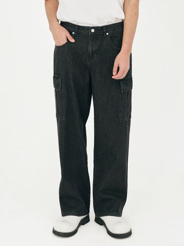 Wide Cargo Denim Pant v3 _ Black - SERGE - Modalova