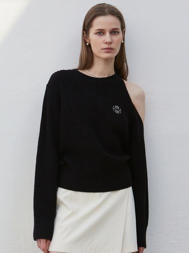 Nicole Asymmetrical Cut Out Sweater_Black - NICK&NICOLE - Modalova