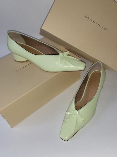 Ribbon Pumps - february second - Modalova