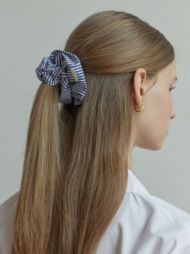 Pearl Stripe Scrunchie (3 Colors) - NONLOCAL - Modalova