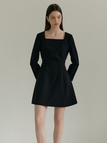 REGINA Square Neck Fit A Line Mini Dress_Black - MANNON - Modalova