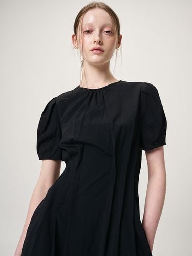 Waist Pintuck Dress_Black - ETMON - Modalova