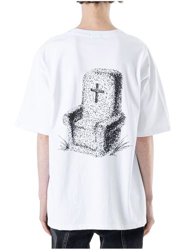 Tombstones Sofa T-Shirt (White) - MASSNOUN - Modalova