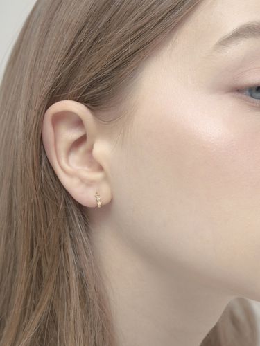 K Minimal Star Single One Touch Earring - BARA DU - Modalova