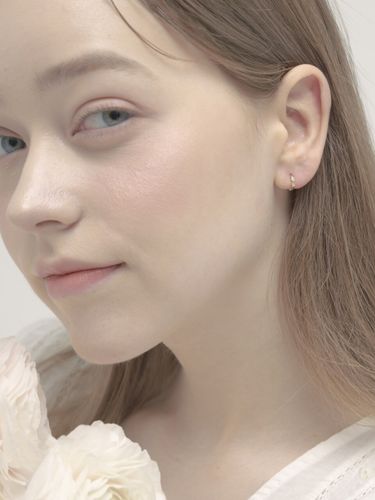 K Minimal Heart Single One Touch Earring - BARA DU - Modalova