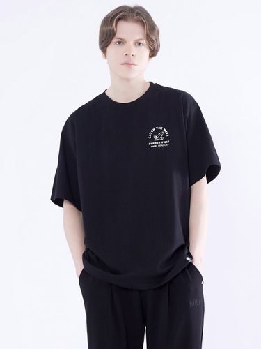 GR Catch Vibe Oversized Short Sleeves T-Shirt - GHOST REPUBLIC - Modalova