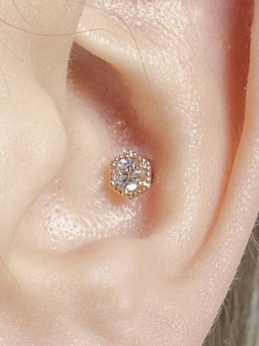 K Simple Hexagon Stud Piercing - BARA DU - Modalova