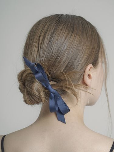 Classic Ribbon Hairclip - BARA DU - Modalova